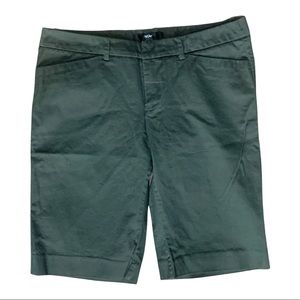 Mossimo Target, Size 8, stretchy Bermuda shorts